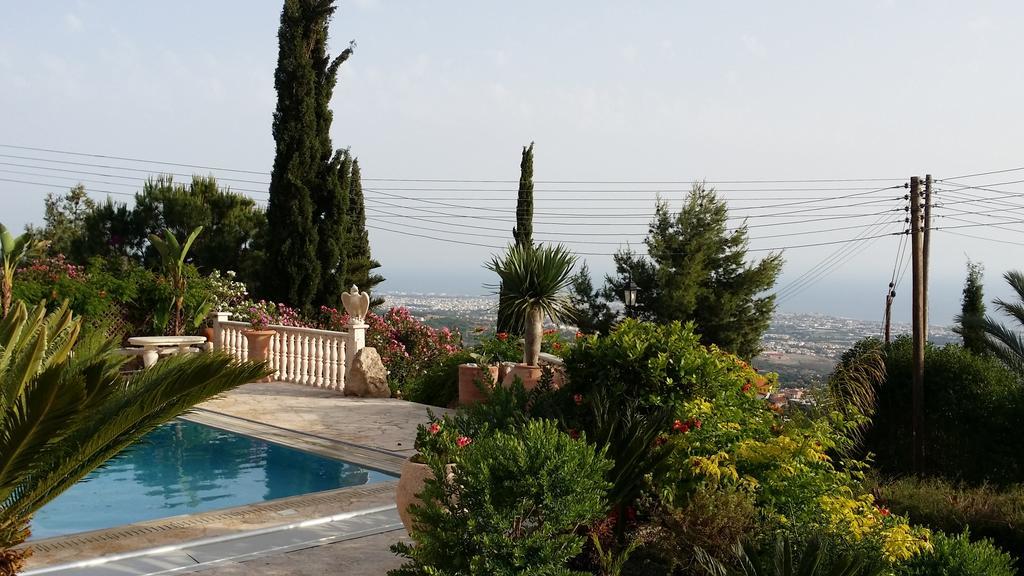 Garden Of Eden Villa Paphos Exterior photo